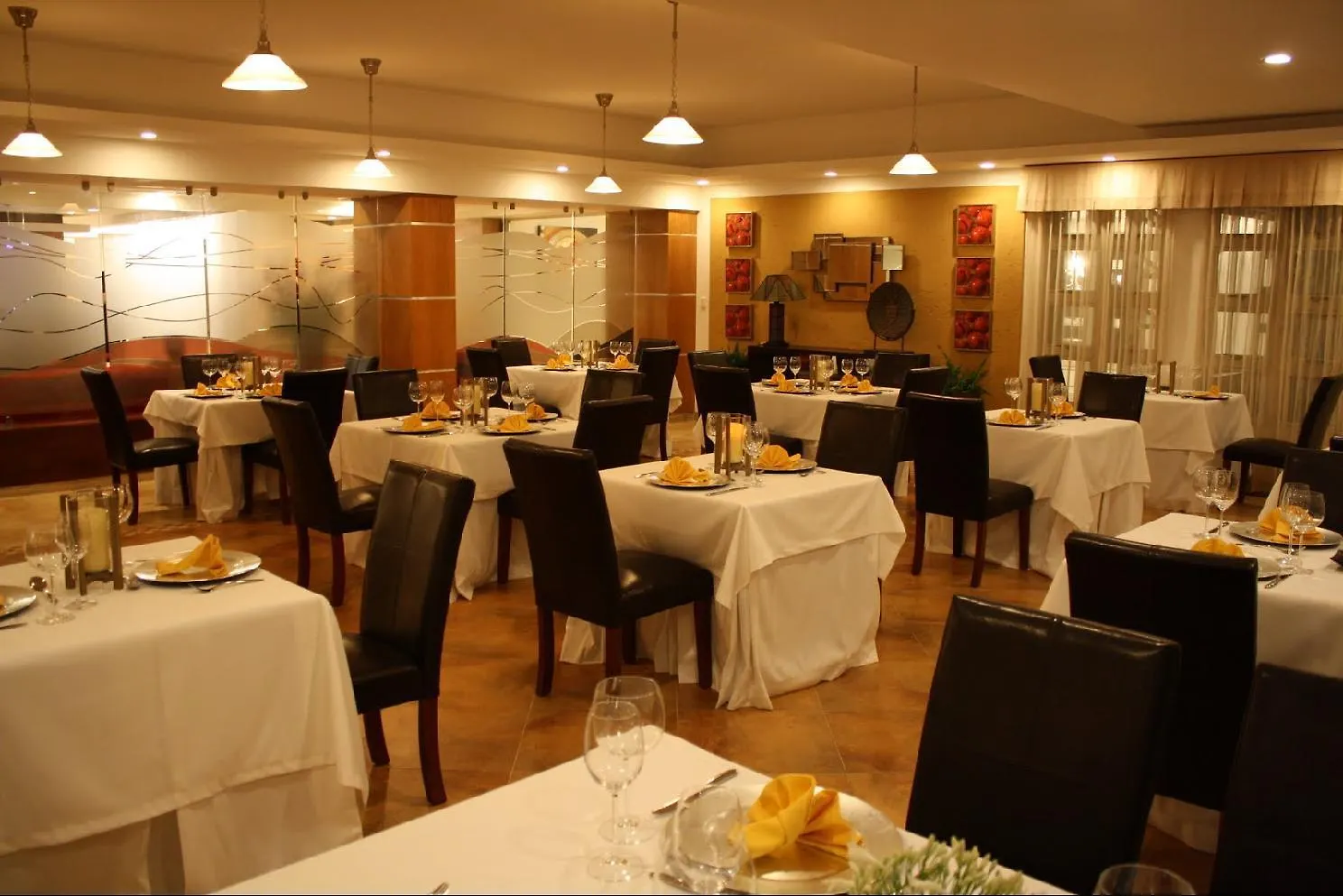 Kontakte von Rim Mountain Hotel